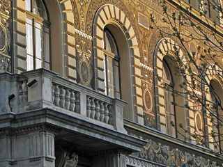 Fototapeta na wymiar Old house windows in Budapest, Hungary