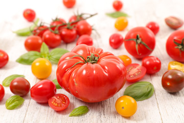 variety of tomatoes