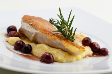 carne con polenta e olive