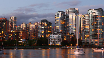 Fototapeta na wymiar Sunset scene of Vancouver, Canada city center