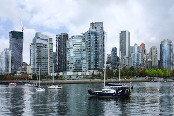 Fototapeta na wymiar View of Vancouver with boats