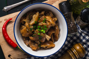Pig's feet shallot halogen