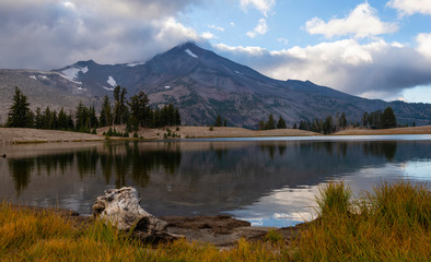 Green Lakes Trail is one of the most poplar in Mt Bachelor area.
