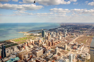 Naklejka premium chicago as clouds roll in