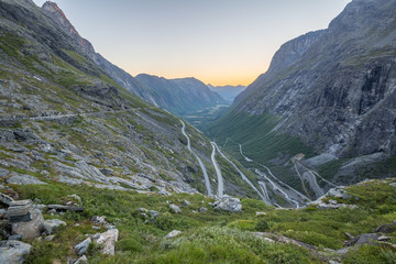 Obraz premium Auf den Trollstigen am Morgen