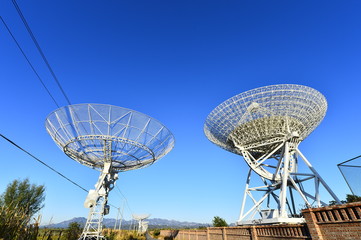 The observatory in the evening,The silhouette of a radio telescope