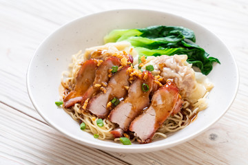 egg noodle with red roasted pork and wonton