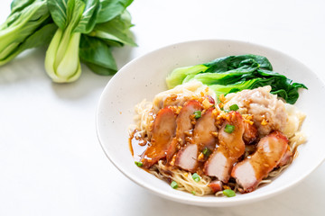 egg noodle with red roasted pork and wonton