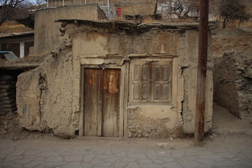 Fototapeta na wymiar old iranian house