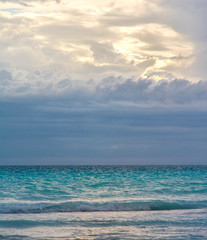 Mare al tramonto in Toscana, Italia