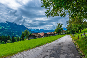Bergdorf in den Allgäuer Alpen mit Blick ins Illertal Bayern Deutschland