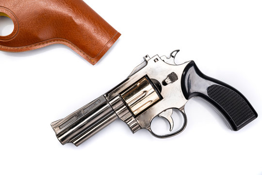 Rewolwer. Broń na białym tle. 