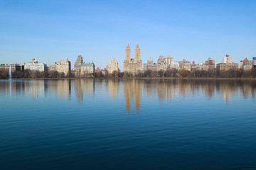 Fototapeta na wymiar New York city and Lake