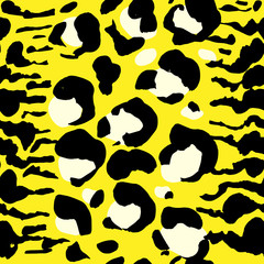 Naklejka na ściany i meble Seamless black and yellow leopard pattern. Animal skin grunge texture. Vector illustration.