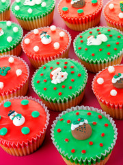 SELECTION OF CHRISTMAS CUPCAKES