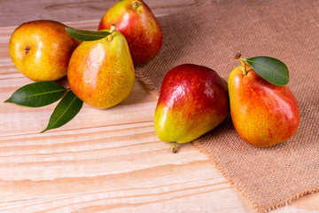 Fototapeta na wymiar Sweet pears in the basket