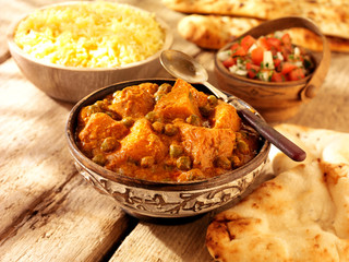 INDIAN ALOO MATAR CURRY WITH POTATOES AND PEAS