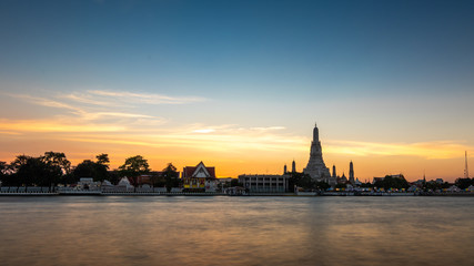 Fototapeta premium Sunset at Wat Arun