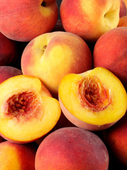 FRESH PEACHES