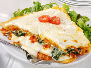 VEGETARIAN SPINACH AND TOMATO LASAGNE