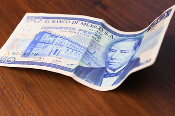 Billetes antiguos de pesos mexicanos con Benito Juárez