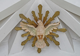 Friedenstaube mit Glorienschein