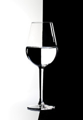 Wein Glas Rot Schwarz Hintergrund