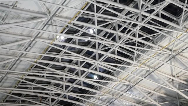 Big warehouse steel plate roof ceiling structure with iron beams