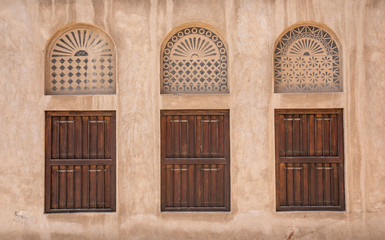 Fototapeta na wymiar windows of an old Emirati house