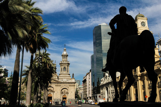 Plaza De Armas, Don Pedro Valdivia