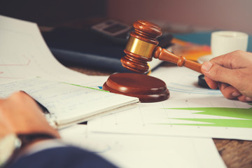 judge on graph