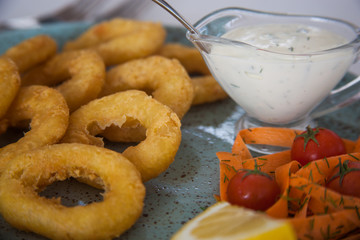 breaded squid rings with sauce