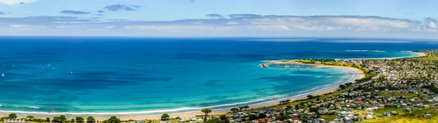 Selbstklebende Fototapete Australien Ein beliebter Surfspot an der australischen Pazifikküste in Apollo Bay.