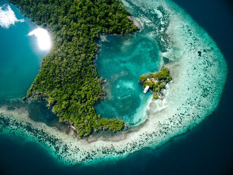 High angle view island in ocean