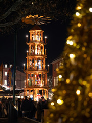 Fototapeta na wymiar Weihnachtsmarkt Mainz am Rhein