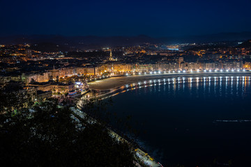 Fototapeta na wymiar Donostia San Sebastián, Bahía de la Concha Spain
