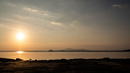Obraz premium Sunrise on the red sea mounts