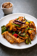 Stir-Fried Chicken with Cashew Nuts