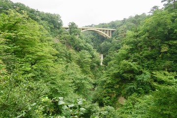 Fototapeta na wymiar 鳴子峡の大深沢橋