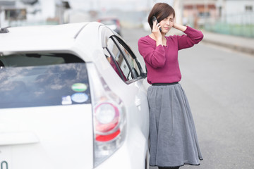 自動車・スマホ・女性