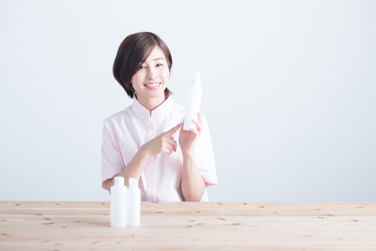 999 Best 美容部員 Images Stock Photos Vectors Adobe Stock 999 Best 美容部員 Images Stock Photos Vectors Adobe Stock