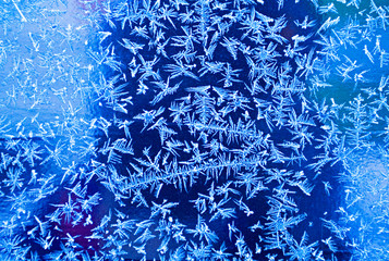 horizontally frosty pattern on a dark background