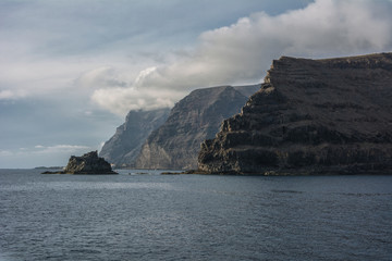 Skaliste wybrzeże w pochmurny dzień La Gomera © Agnieszka