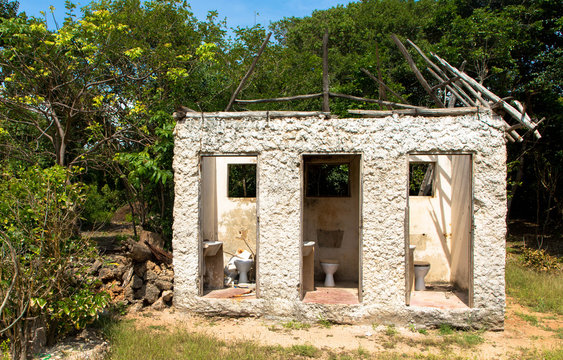 Toilettenhaus in Afrika