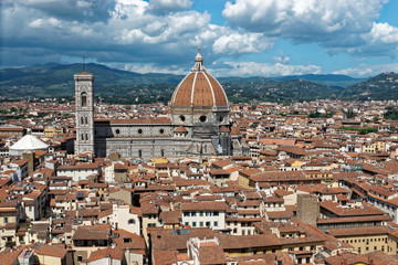Fototapeta na wymiar La Cathédrale Santa Maria del Fiore de Florence vu du Palazzo Vecchio