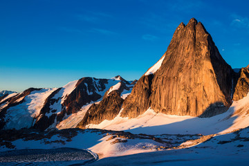 mountains and lake © Wade