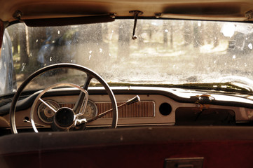 Interior coche antiguo