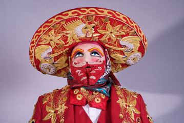 Fototapeta na wymiar charro rojo del carnaval en iztapalapa mèxico 