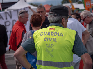 guardia civil espagnole gilet jaune