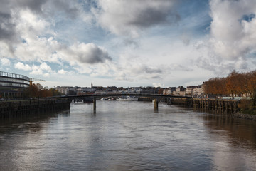 Fototapeta na wymiar river in the city of nantes - FRANCE.